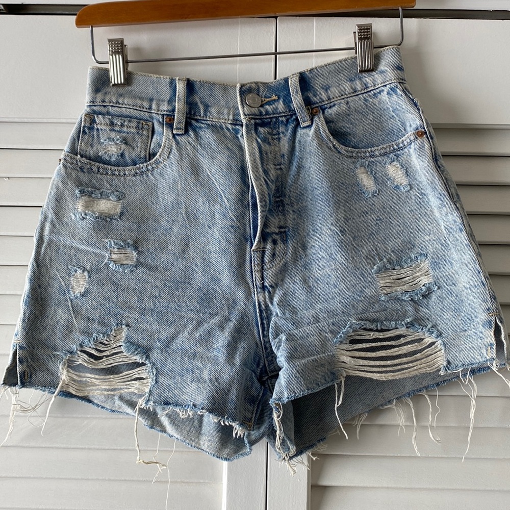 Light wash, button fly high waisted shorts